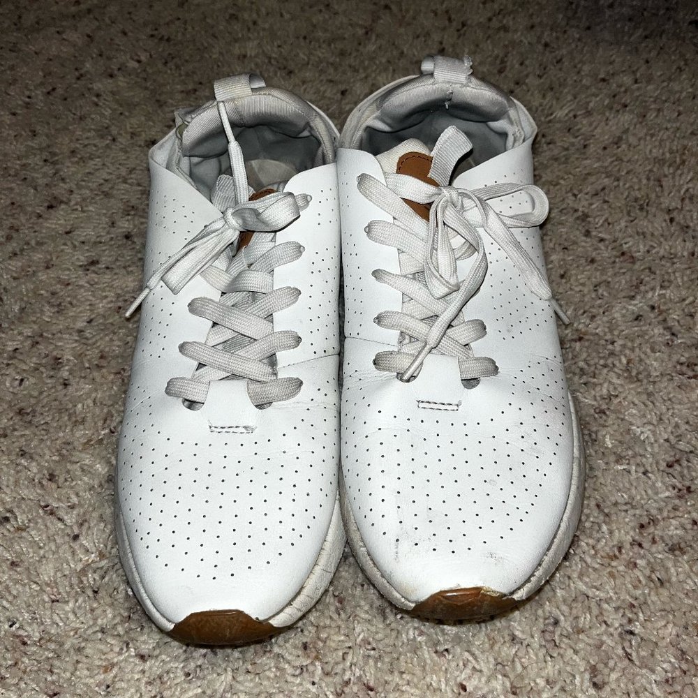 Steve Madden - White Shoes - Size 9